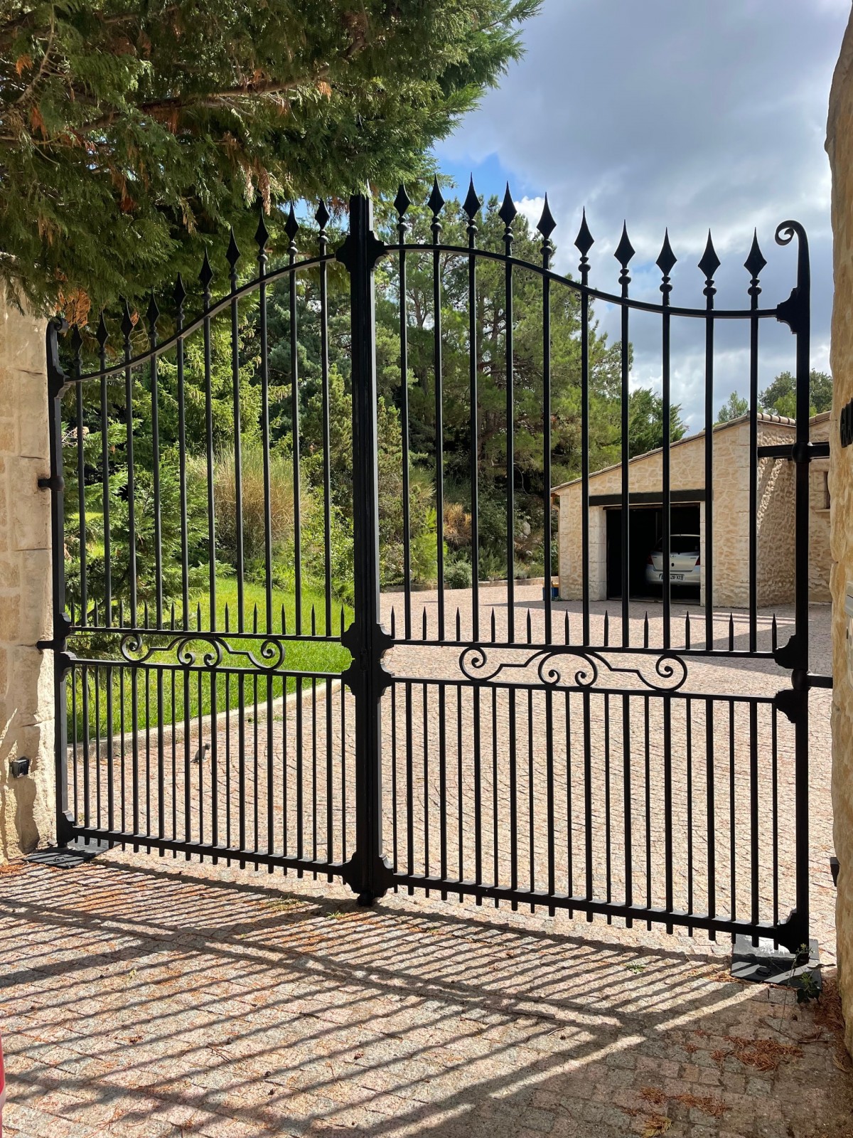 dépanneur et réparateur portail battant moteur enterré bft sub près de chez vous par le professionnel AS13dépannage septèmes entre aix en provence 13100 et marseille 13