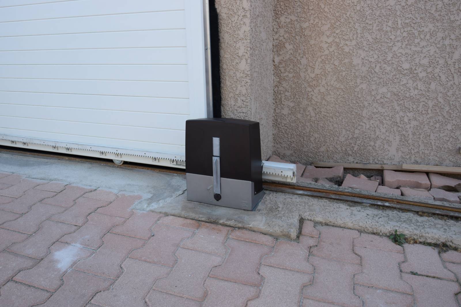 vente et pose motorisation moteur pour portail alu les pennes mirabeau 13170