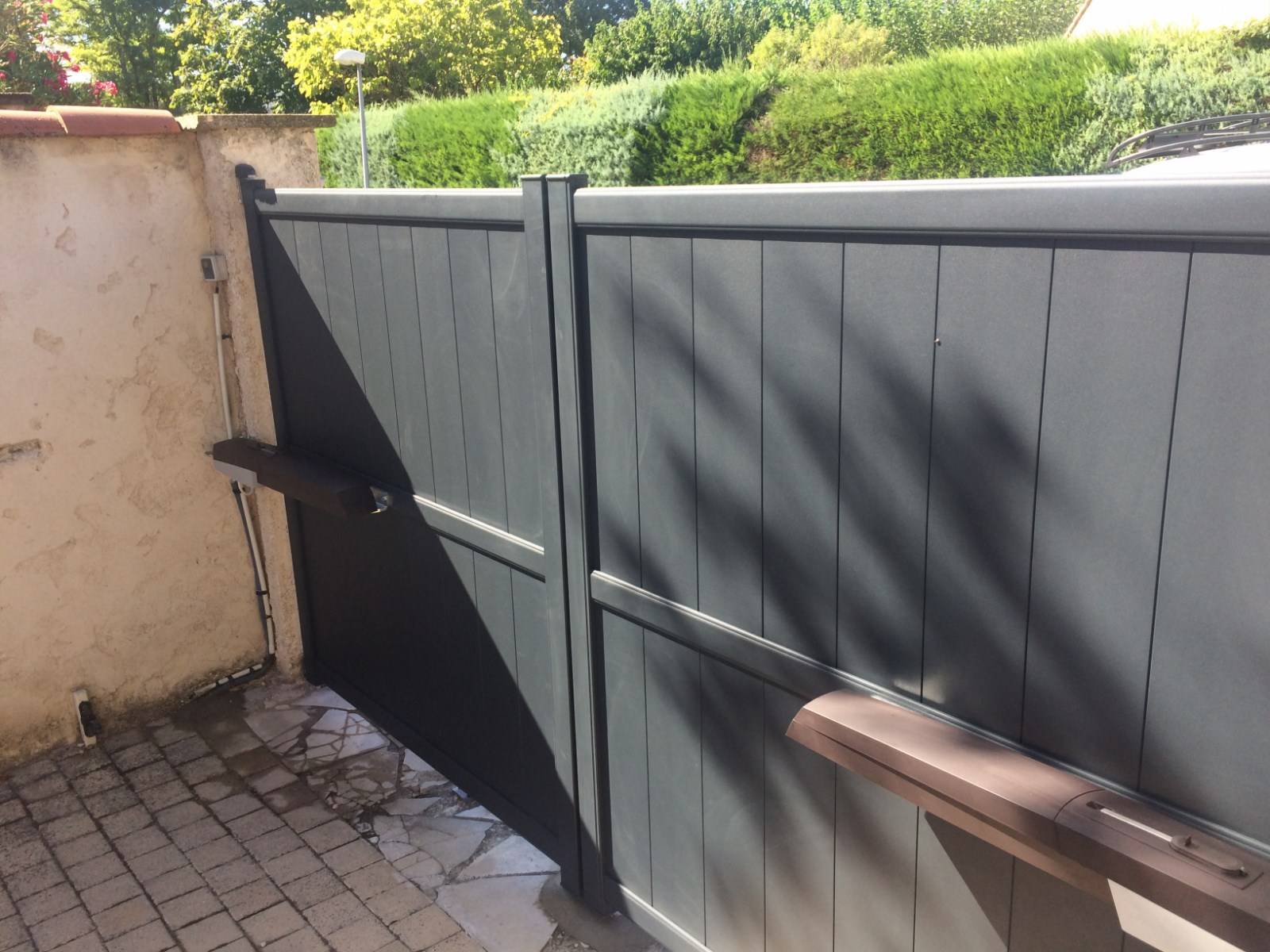 poseur portail alu  électrique bouc bel air