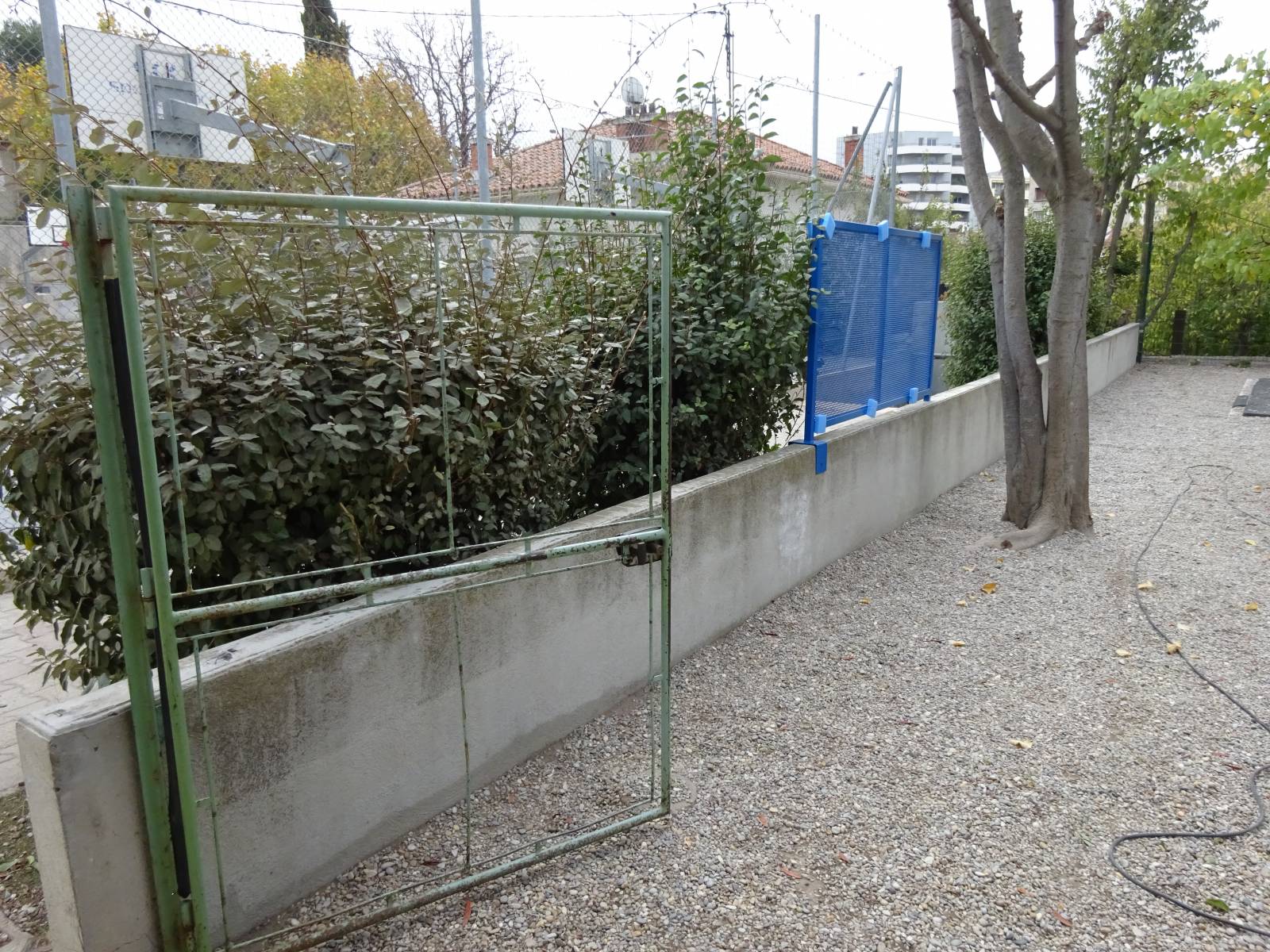 Dépose grillage et pose clôture sur mesure thermolaquée  Marseille13006