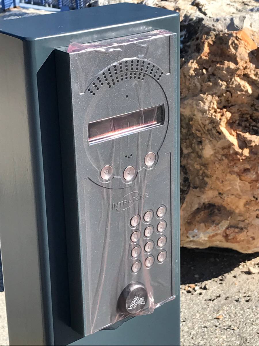 Platine intracode 100 noms gsm intratone Marseille 13008