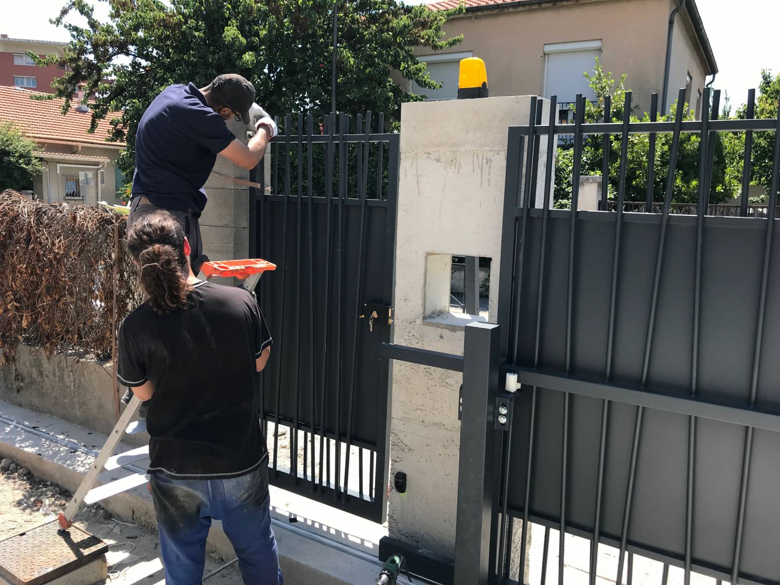 Pose portail sur-mesure près d'Aix Marseille