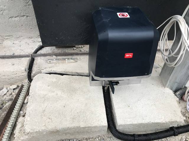 L'installation d'un automatisme nécessite une réservation des passages des gaines et câbles Marseille 13008