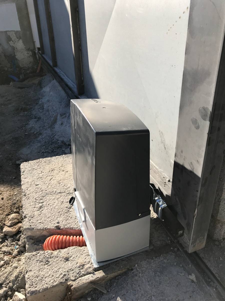 pose et fixation d'un moteur pour portails coulissants pour particuliers à aix en provence 13090