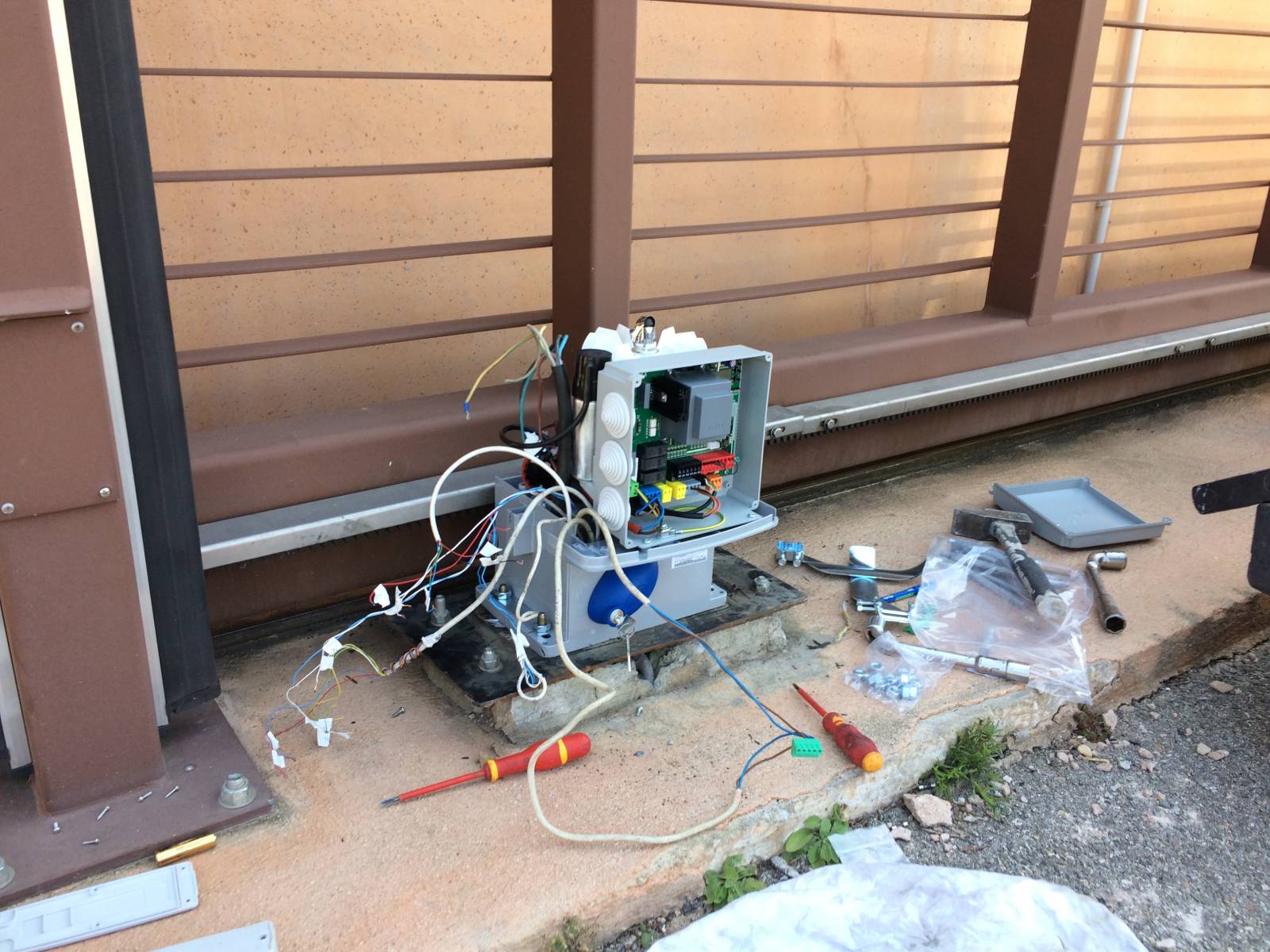 Dépannage portail électrique nice 13 Métropole Aix-Marseille-Provence Automatisations Servcices