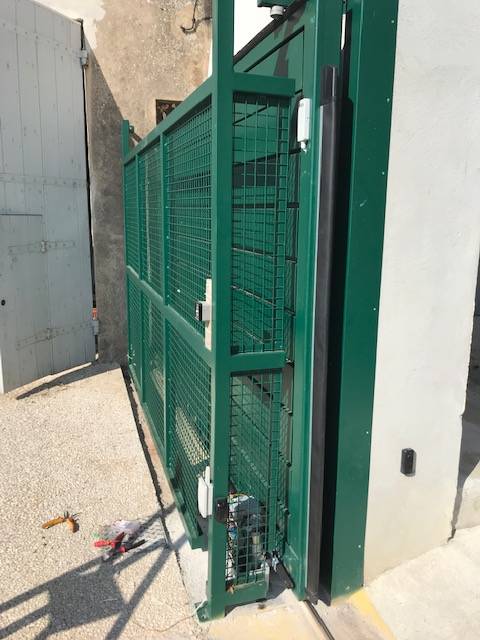 portail coulissant automatisé avec motorisation silencieux et robuste marseille AS13