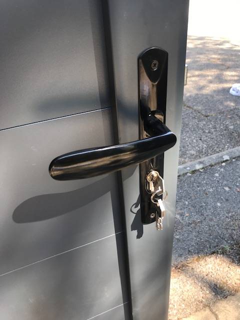 poignée avec cylindre pour portail aluminium à Septèmes les Vallons 13240