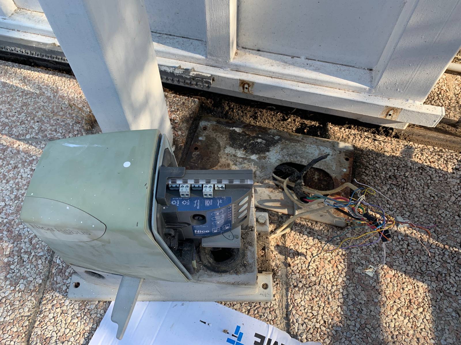 Remplacement motorisation nice par moteur bxv came coulissant par Automatisations Services dépanneur sur Septèmes 13240