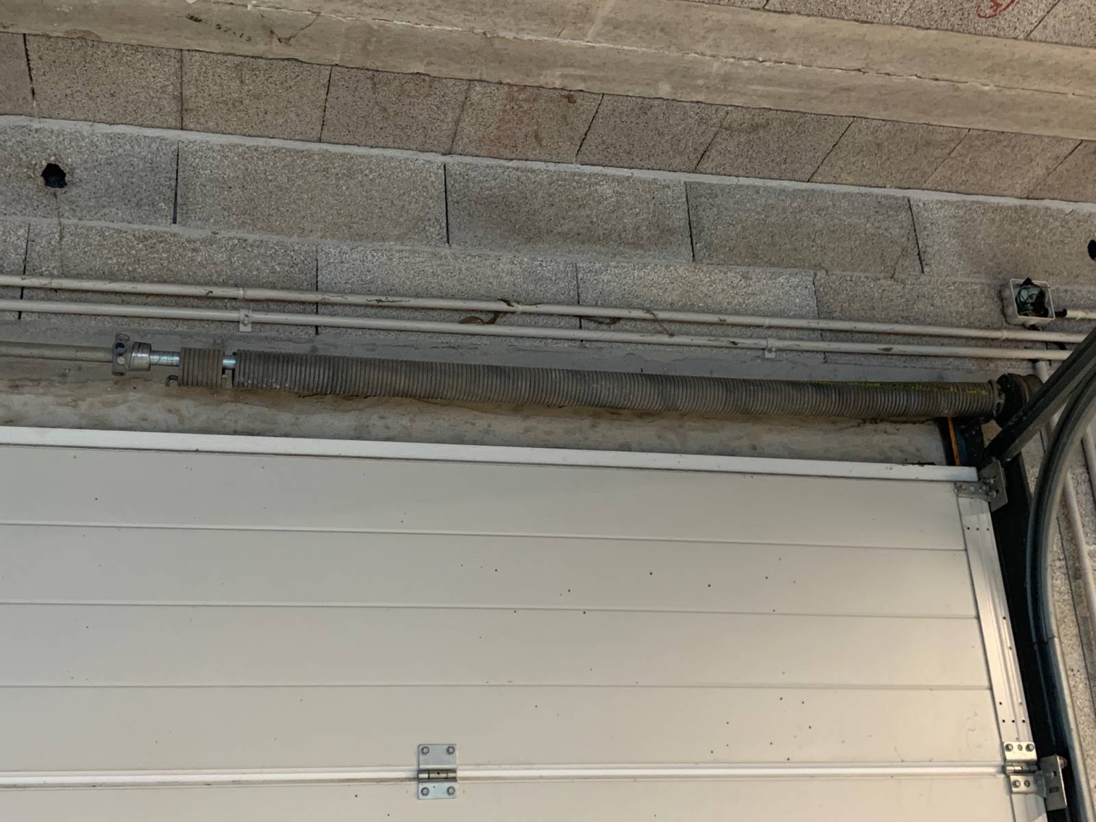 Automatisations Services réparateur spécialisé dans les portes sectionnelles motorisées HORMANN entre Aix en Provence et Marseille