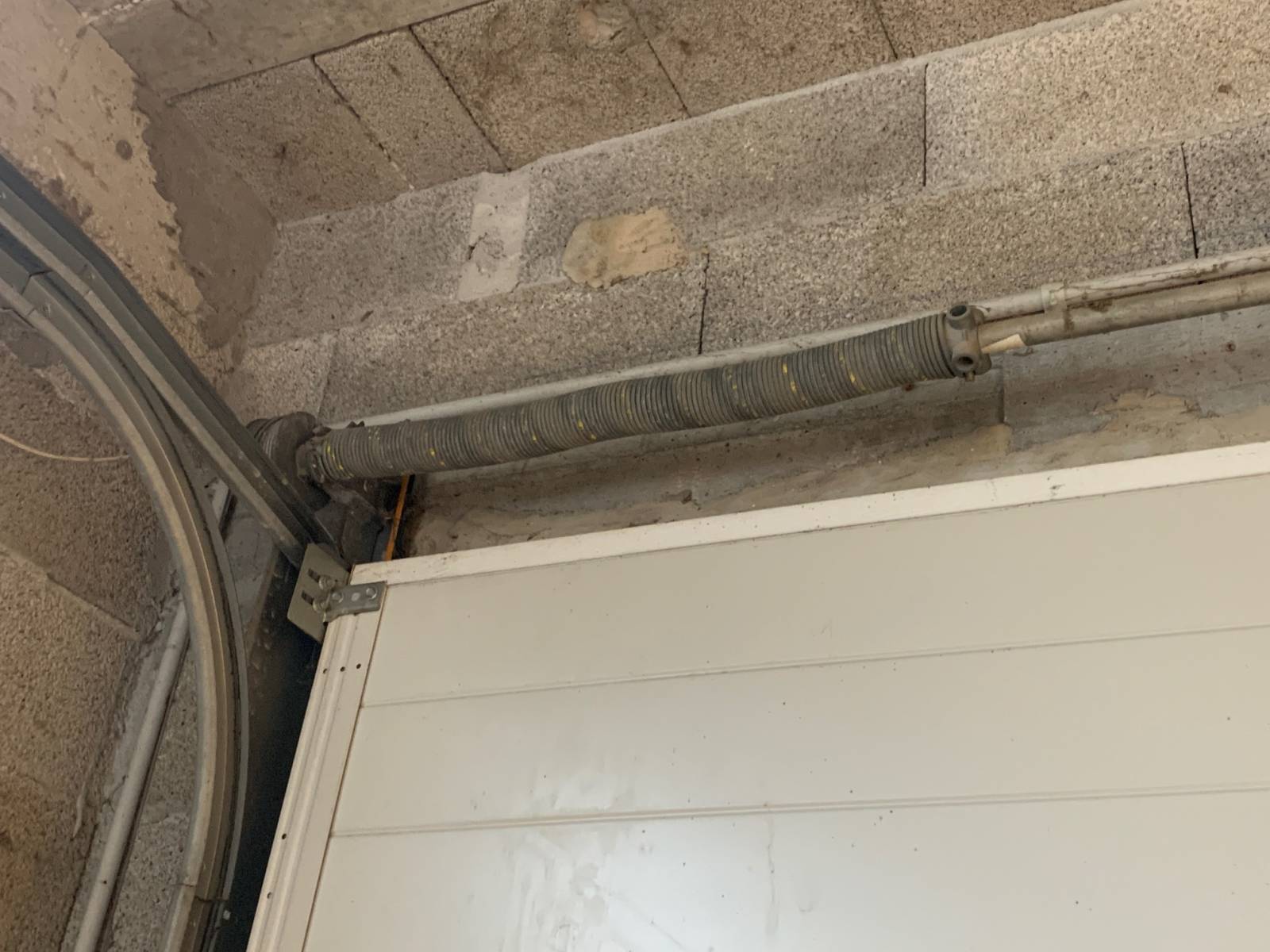 Automatisations Services réparateur spécialisé dans les portes sectionnelles motorisées HORMANN entre Aix en Provence et Marseille