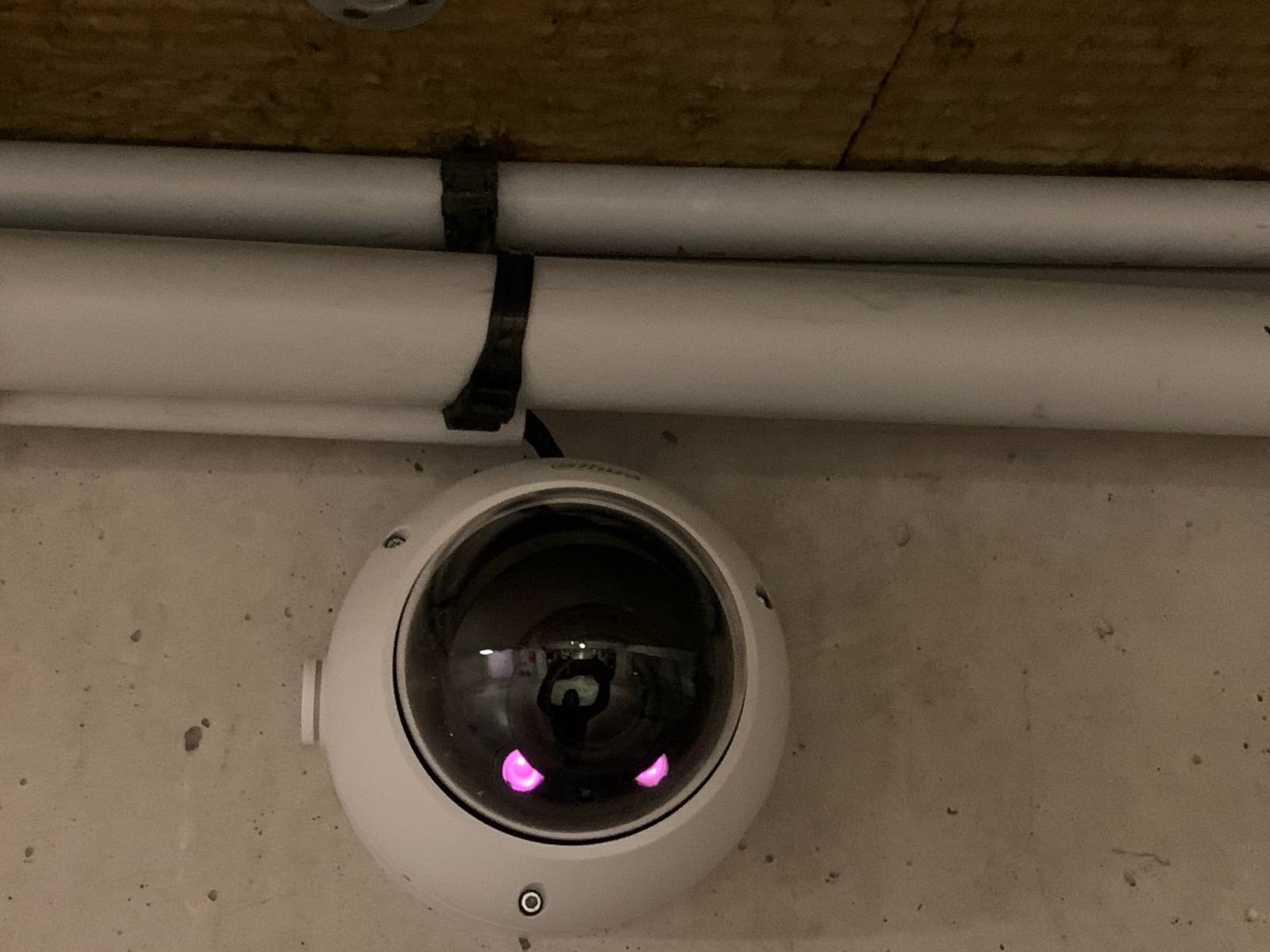 mini dôme dahua hd-cvi 4 mégapixels hdbw2401r-z installé par Automatisations Services
