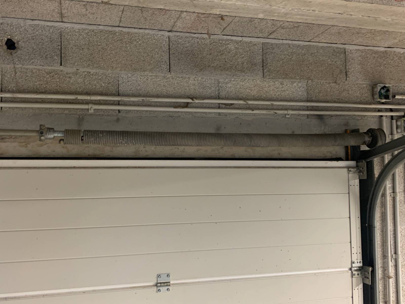 Automatisations Services réparateur spécialisé dans les portes sectionnelles motorisées HORMANN entre Aix en Provence et Marseille