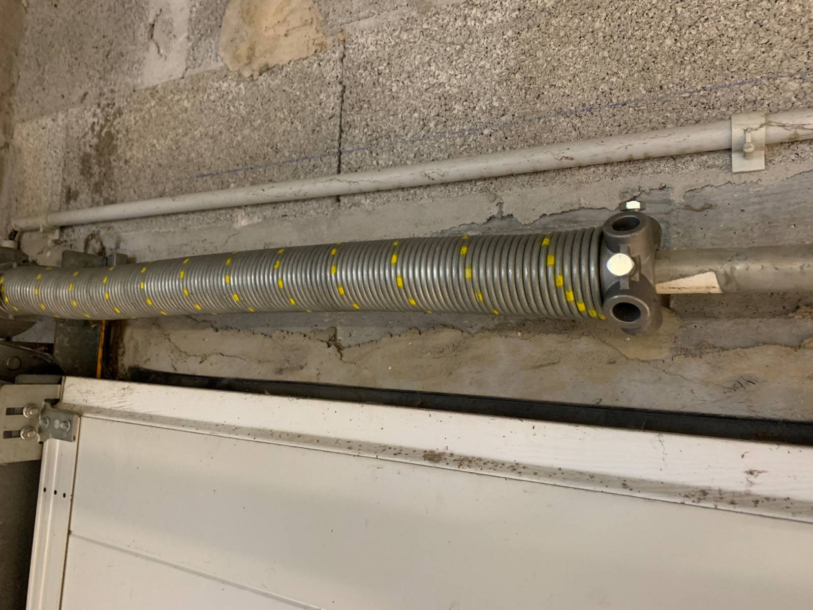 Automatisations Services réparateur spécialisé dans les portes sectionnelles motorisées HORMANN entre Aix en Provence et Marseille