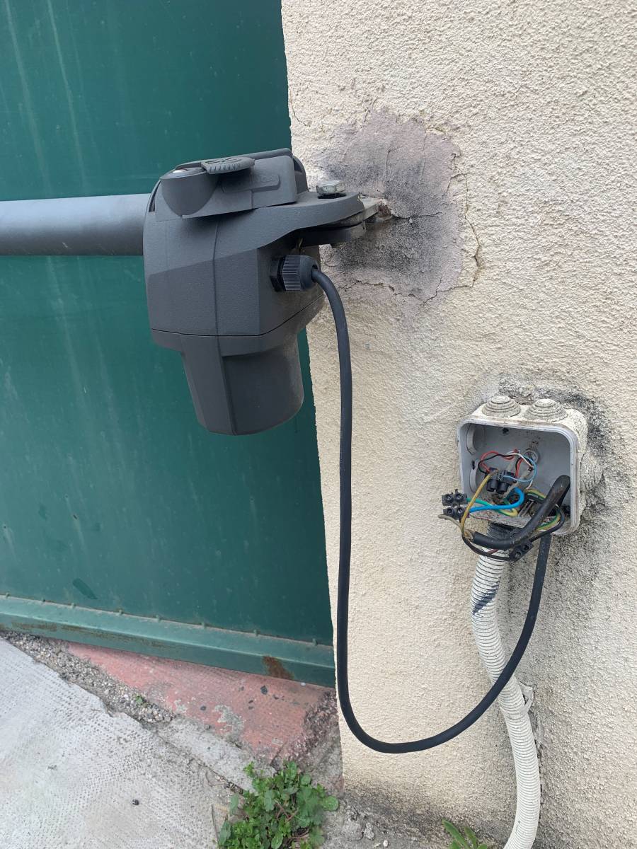 câblage d'un moteur beninca bill 50 m pour portail automatisé battant à usage domestique par Automatisations Services 13240
