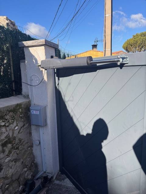 Dépannage de portail automatique aux Pennes-Mirabeau (13170) – Intervention rapide