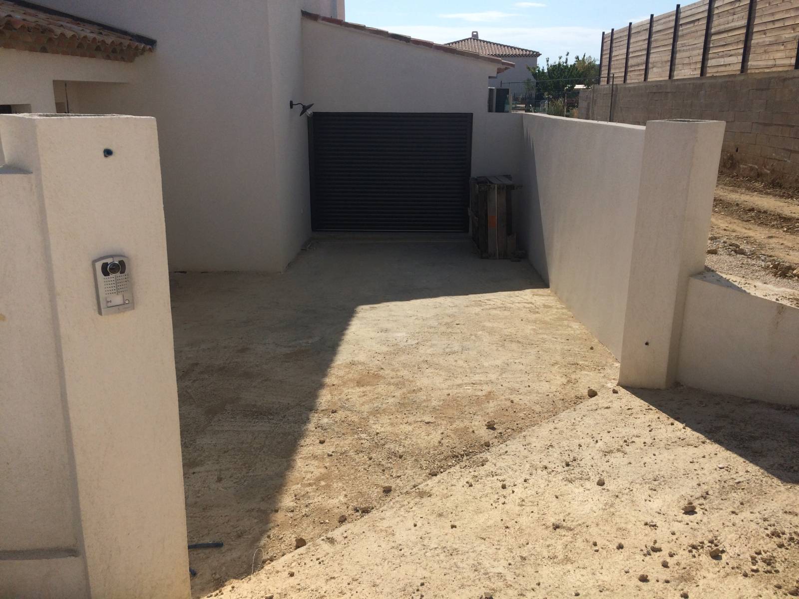 porte de garage aluminium anti-relevage avec alarme Marseille