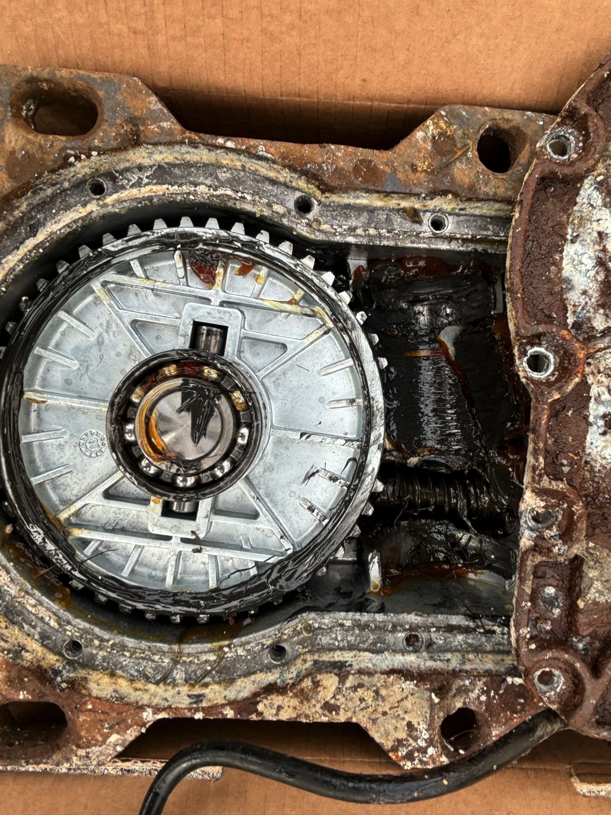 Devis pour réparation de moteur enterré pour portail battant came à Aubagne