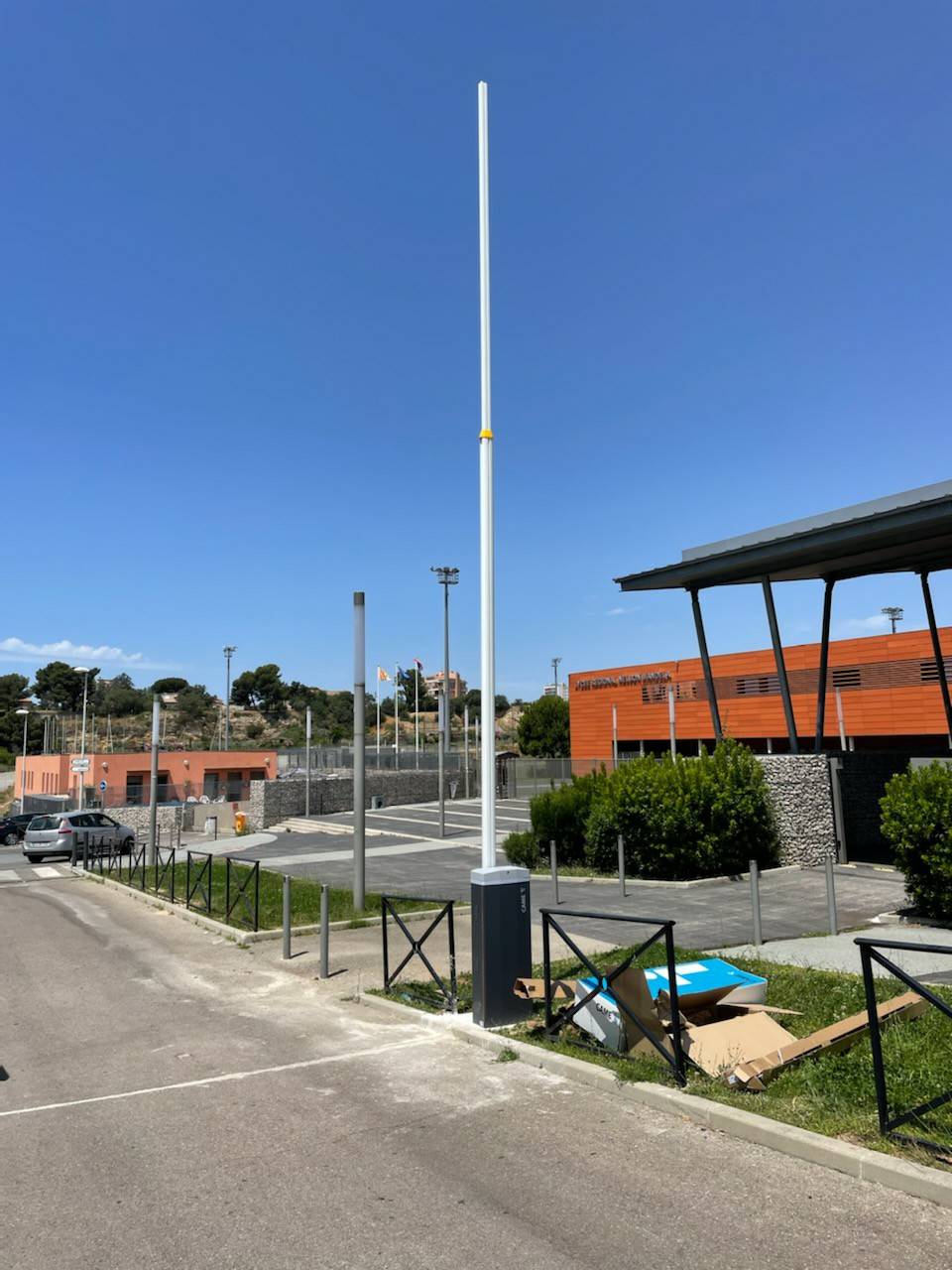 barrière routière de parking gard gt came motorisée passage jusqu'à 7,8 m à usage collectif et industriel proposée par Automatisations Services aix en provence marseille provence
