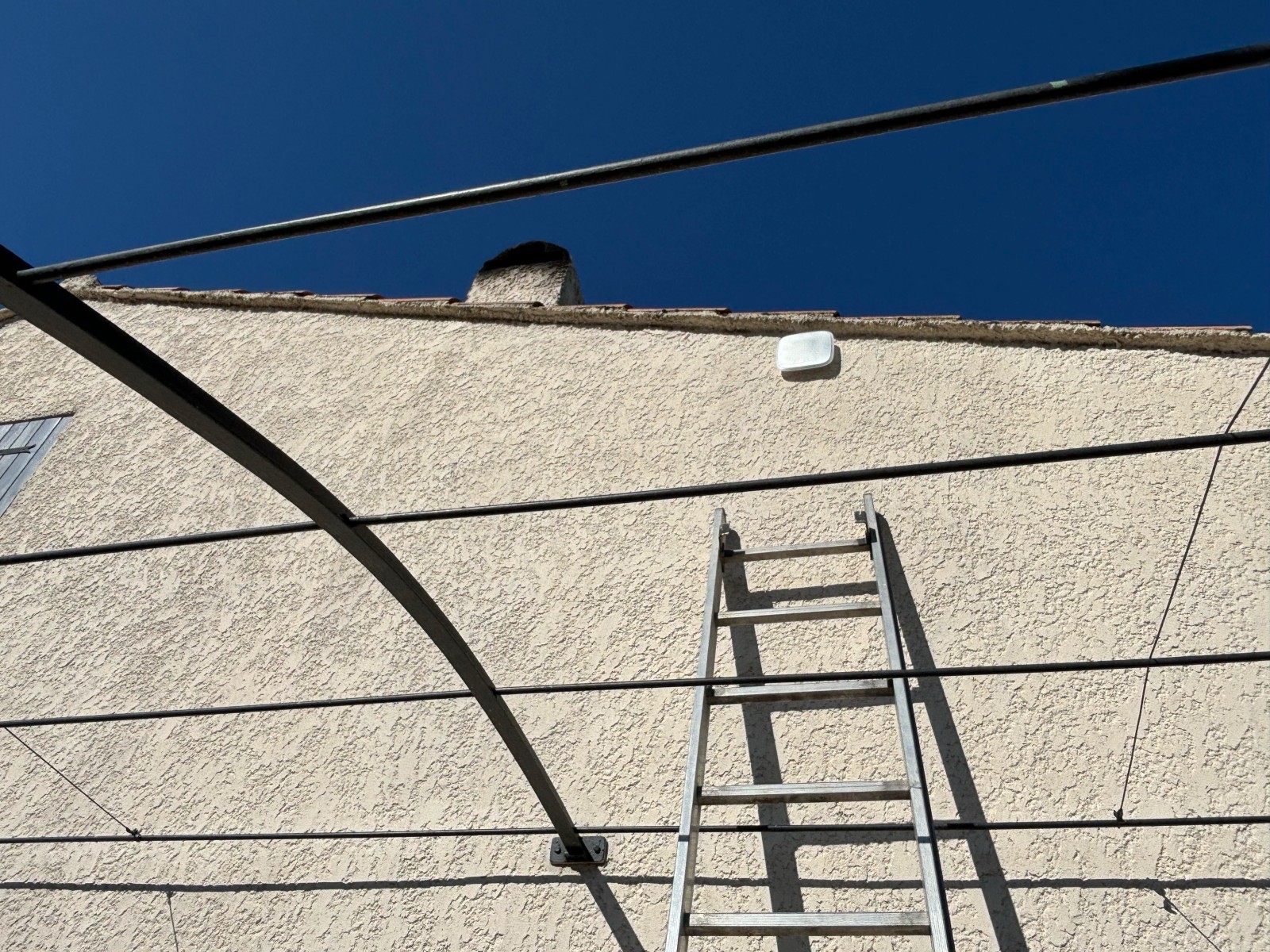 AS13 vous propose l’installation complète d’un système d’alarme radio AJAX