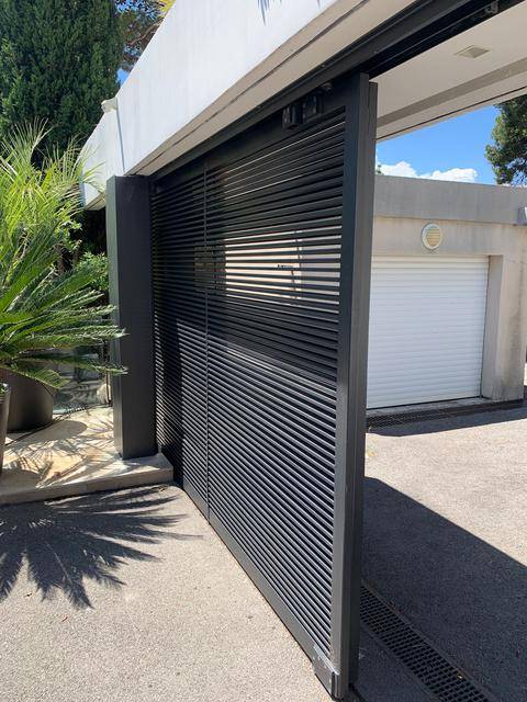 Portail coulissant équipé d'une motorisation CBX came sur marseille 13008