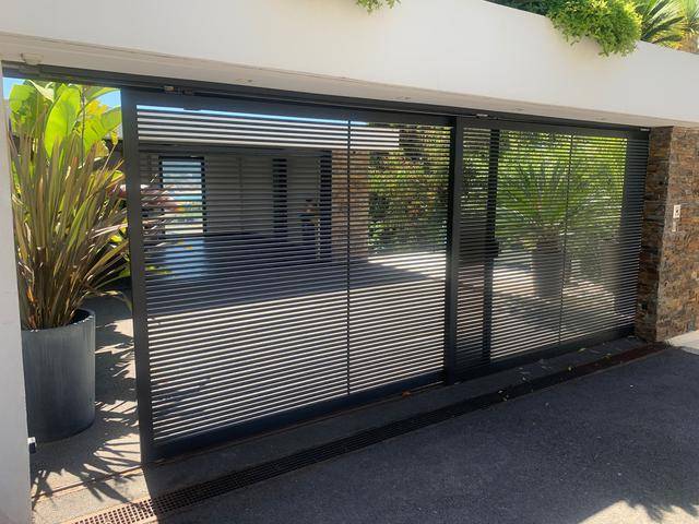 Portails coulissants design automatisés par un moteur CAME CBX par Automatisations Services Marseille