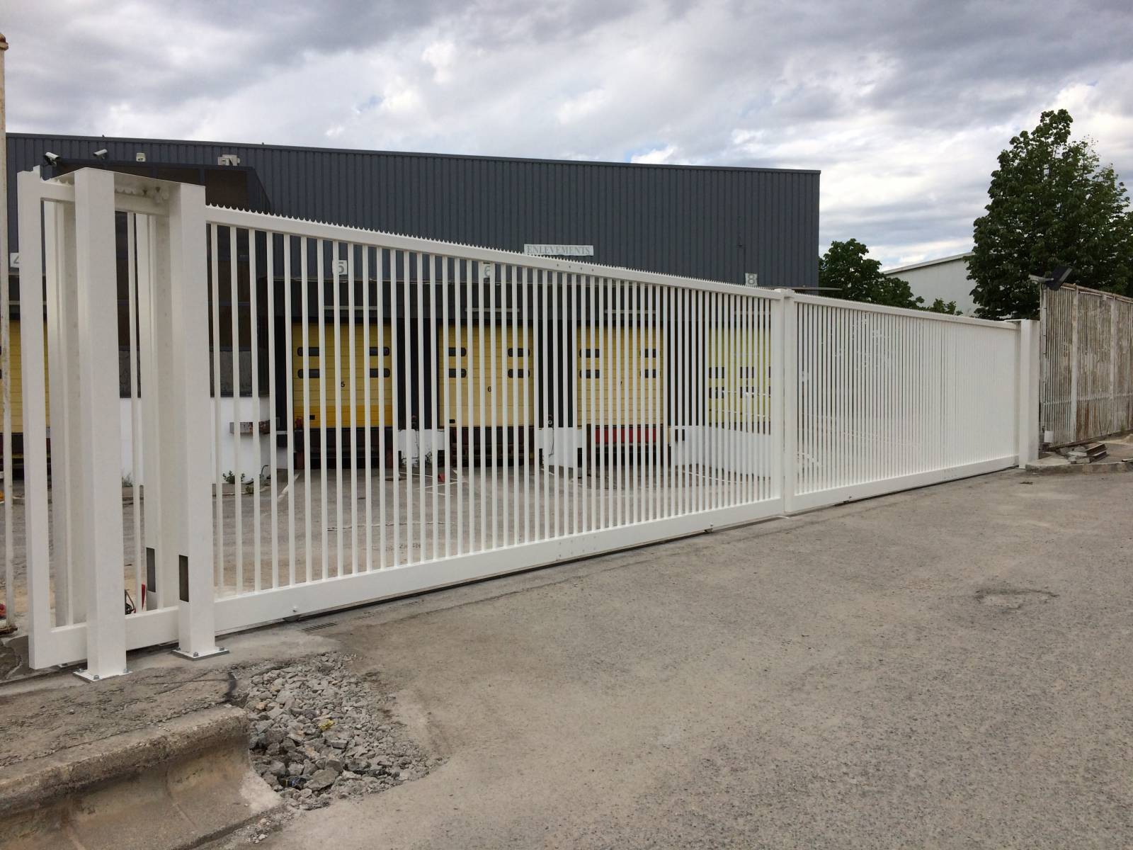 portail coulissant industriel marseille