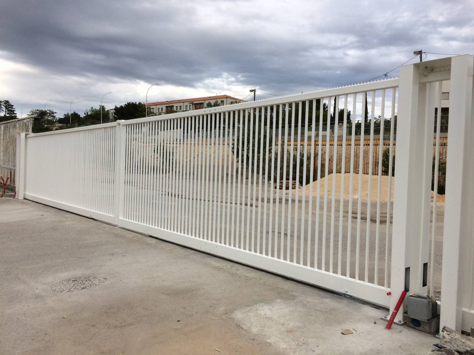 portail coulissant motorisé grande dimension