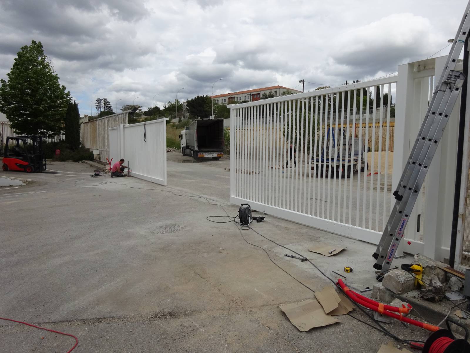 installateur professionnel de portails industriels 13