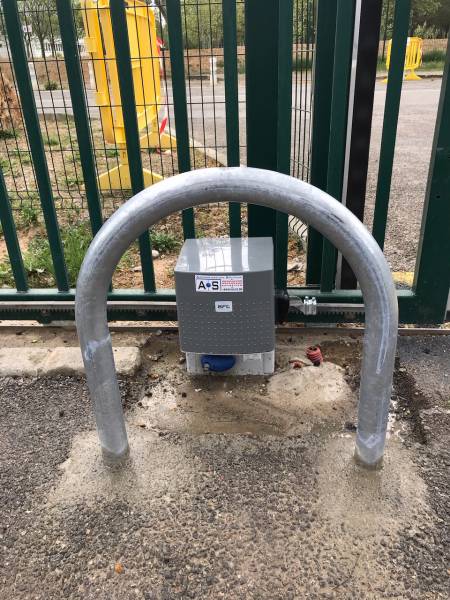 Arceau de protection en épingle pour moteur de portail Aix 13090