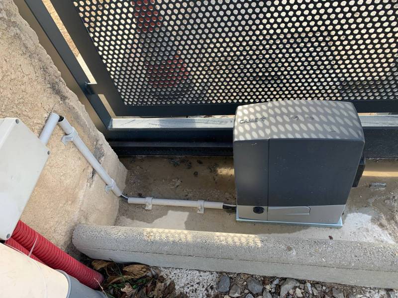 Poseur portail coulissant motorisé came sur Plan de Cuques par Automatisations Services Septèmes les vallons