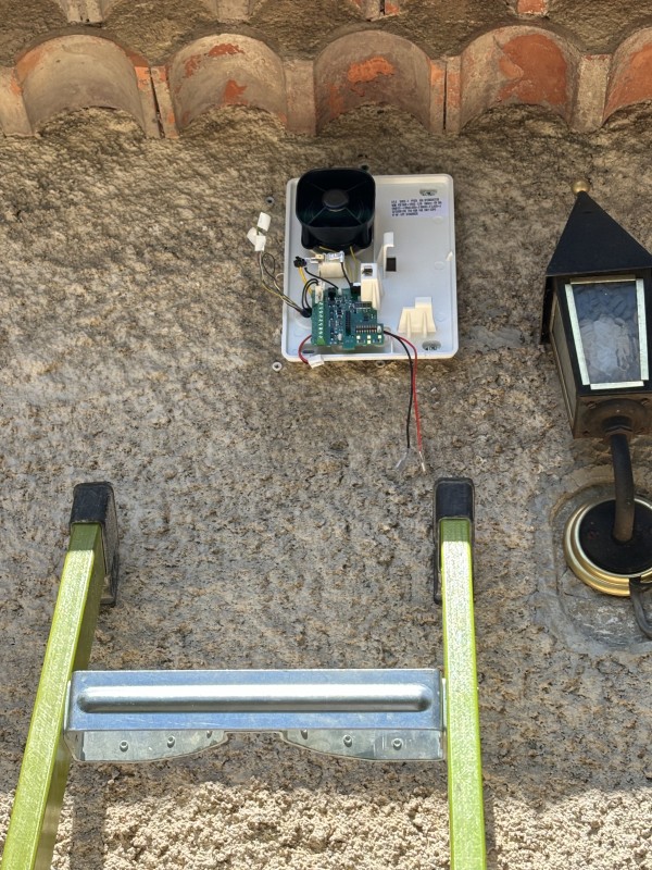 Remplacement de sirène pour alarme radio à Gardanne : intervention rapide et garantie