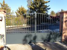portail aluminium fabriqué sur mesure et automatisé par un professionnel à Septèmes 13240