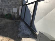 amenée de l'alimentation électrique pour un portail motorisé sur chantier situé à rognac près de marignane