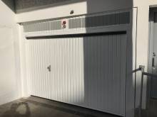 Porte basculante motorisée DOITRAND pour parking collectif à Marseille