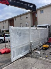 Poseur portail coulissant motorisé résidentiel d'accès à une copropriété à Marseille 13012 par Automatisations Services Septèmes