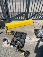 pose poteau de sécurité à visser pour protection moteur portail coulissant battant Automatisations Services 13240